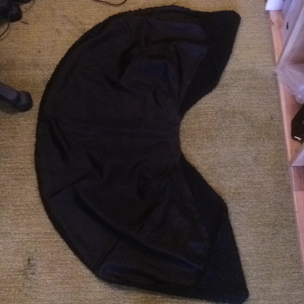 Black Cape Wool looking?